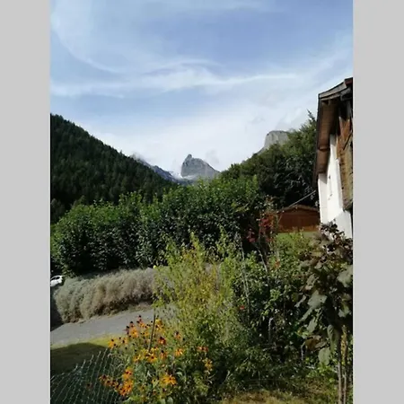 Petit Chalet Familliale * Leytron